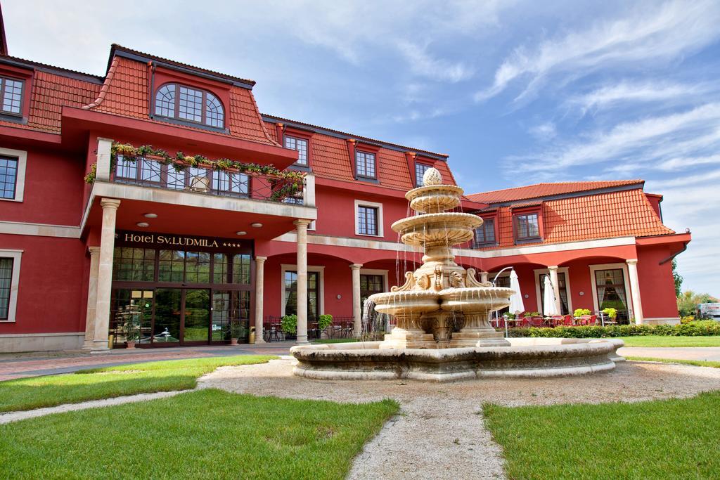 Hotel Sv. Ludmila Skalica Bagian luar foto